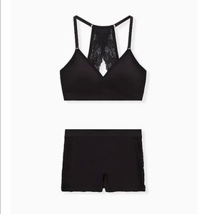Black Racerback Seamless Lightly Padded Bralette